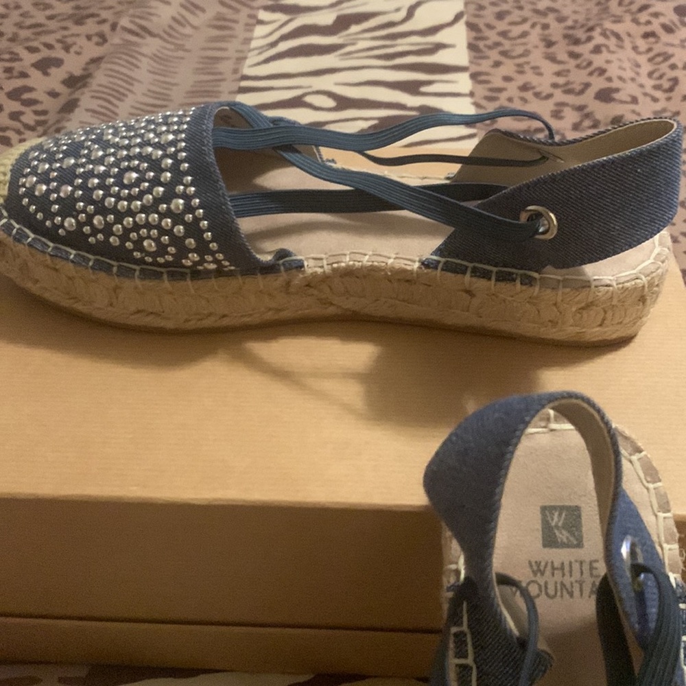 White mountain size 6 blue denim espadrilles - Picture 3 of 14